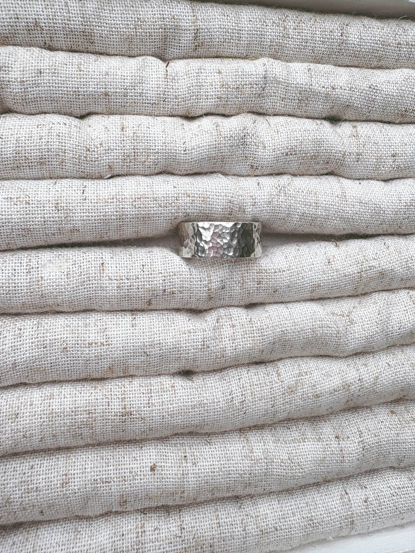 Hammered band ring